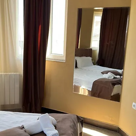 בית הארחה White House 4*