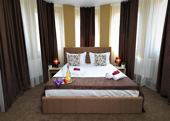 Otel The White House 2*