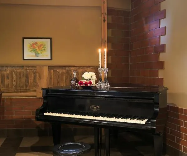 The White House 2* Filibe