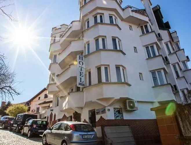 The White House Otel