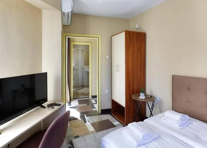 The White House Otel