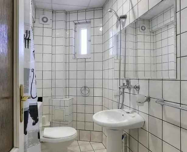 Otel The White House 2*