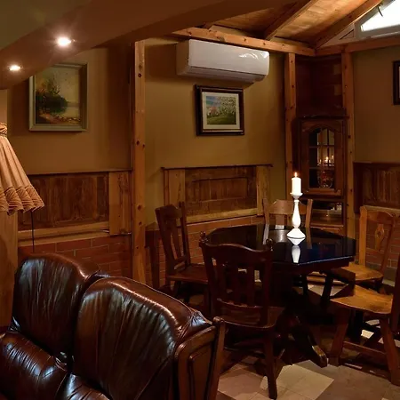 The White House بلوفديف