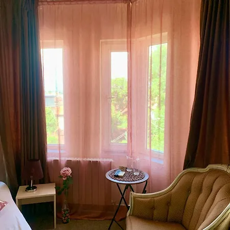 فندق The White House