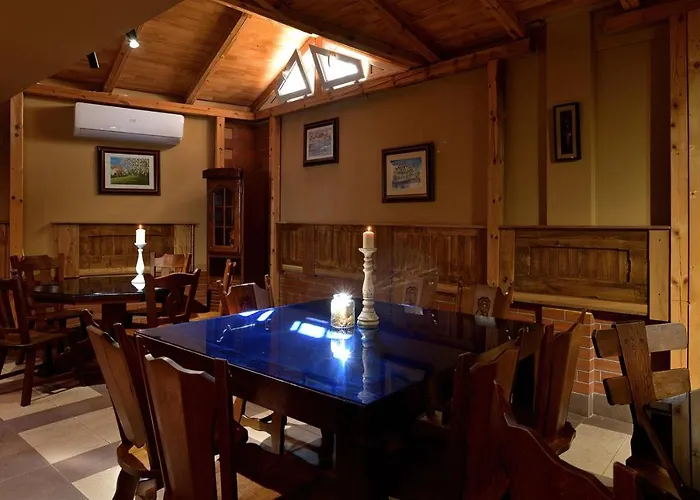 The White House Hotel 2*